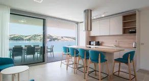D HOUSE - Image 4