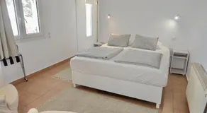 Villa Kamari - Image 2
