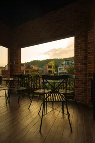 Little Colmar - Homestay & Pottery Studio - Image 5