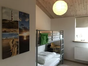 Holiday home with private garden by the sea - Image 2