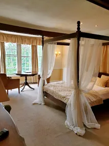 Crown House Hotel - Image 2