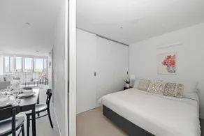 Central 2BR Near Queen Victoria Market - Image 4