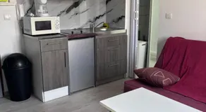 Studio tout équipé pour 2 a 15 minutes de valras plage - Image 3