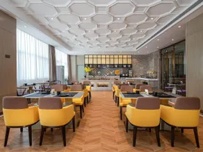 Vienna International Hotel Guangdong Foshan Pingzhou Jade Street - Image 3