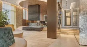 Business suite with skyline view with parking space - Image 3