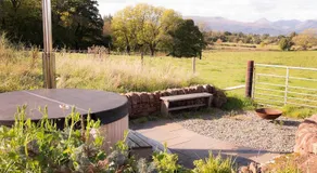 Farmhouse with Loch Views - Image 5