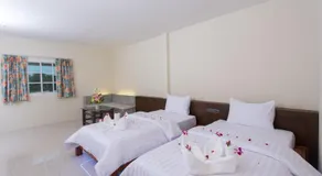 Suksompong Resort - Image 2