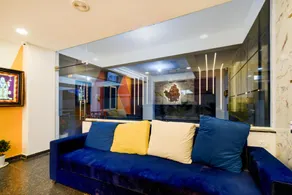Hotel O 4 COLORS - Image 3