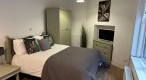 Bright Studio in the Heart of Chorlton - Image 4