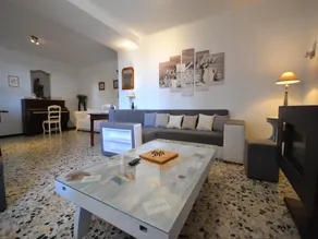 Holiday Home in Pertuis with Pool and Views - Image 2