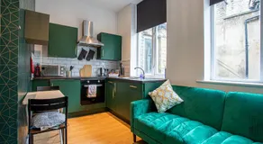 Crown Street Retreat - Image 5