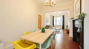 Large CityCentre Townhouse & Hot Tub, Pool Table and Offroad Parking - Image 3