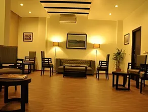 Hotel LIV INN - Image 4