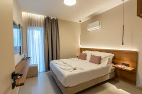 Mystrali 1BD Modern Apt with Private Garden - Image 2