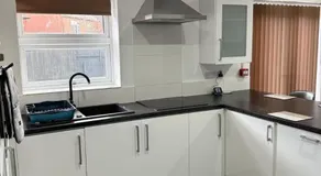 EM HOME - Room 4 - Image 4