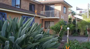 Hawks Nest Motel - Image 5