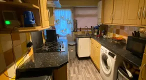 Large Stylish 3 Bedroom in Chatham - Image 2