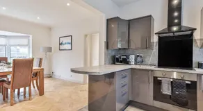 Cosy, Exclusive Sheffield House near Peak district - Image 3