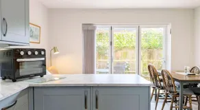 Pears Grove - Southbourne - Image 3
