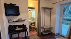 A La Maison - Image 2