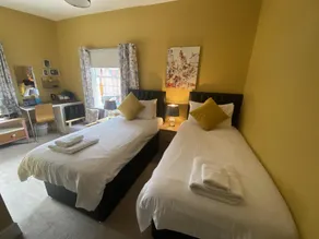Grosvenor Place Guest House - Image 2