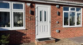 Cosy self-contained extension with skylight & garden view - Image 3