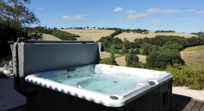 LA VIE EST BELLE - Image 4
