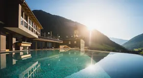Tonzhaus Hotel - Image 3