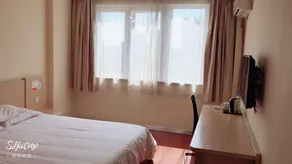 Hanting Hotel Ningbo Yinzhou Wanda - Image 1