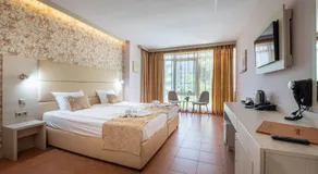 Aphrodite Beach Hotel - Image 2