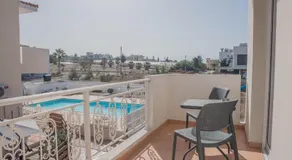 Renovated one bedroom apartment in Paphos with pool - Image 3