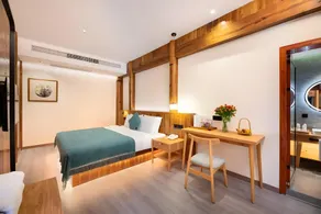 Floral Lux Hotel Hot Crossing Yuelan Hills Lodge - Image 4