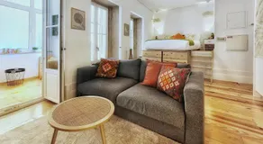 Flores'Old Town - Elegant studio with roomy patio - Image 2