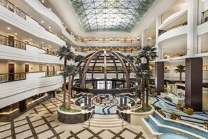 Mövenpick Grand Al Bustan - Image 2