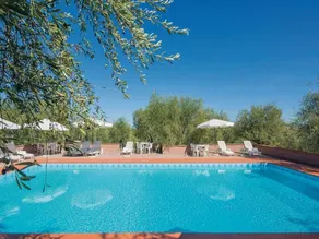 Tuscany Bliss Garden Retreat - Image 3