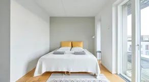 Penthouse with seaview & free parking - Image 2