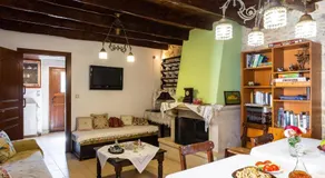 Allaria Villa Traditional Villa - Image 3