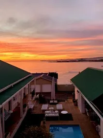 Gordon's Beach Lodge - Image 5