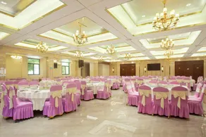 Overseas Chinese Hotel - Image 3