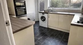 3 BR Contractor Stays Near HS2 Parking Wifi Tv - Image 4