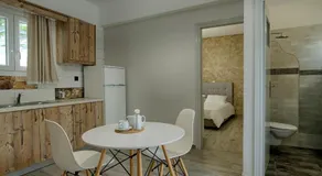 Wisteria Apartments - Image 2