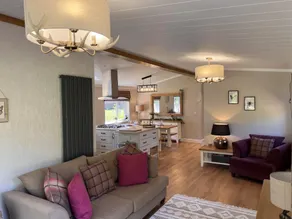 Hollicarrs - Dragonfly Lodge - Image 2