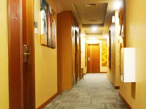 Life Hotel Sudirman Surabaya - Image 5