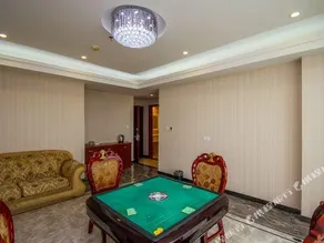 Zhengzhong Holiday Hotel - Image 3