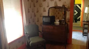 Auberge des Arts Bed and Breakfast - Image 3