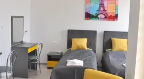 Pop Art Apartments - Image 4