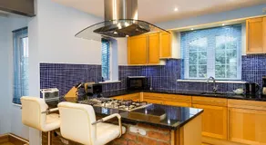 The Wharf - Marina Retreat - Image 5