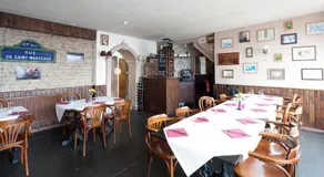 Town House Rooms - Image 5