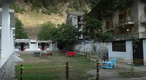 Flora Inn Hotel Naran - Image 2