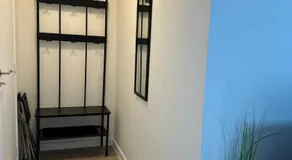 Modern Apt for 4 Near City Center - Image 5
